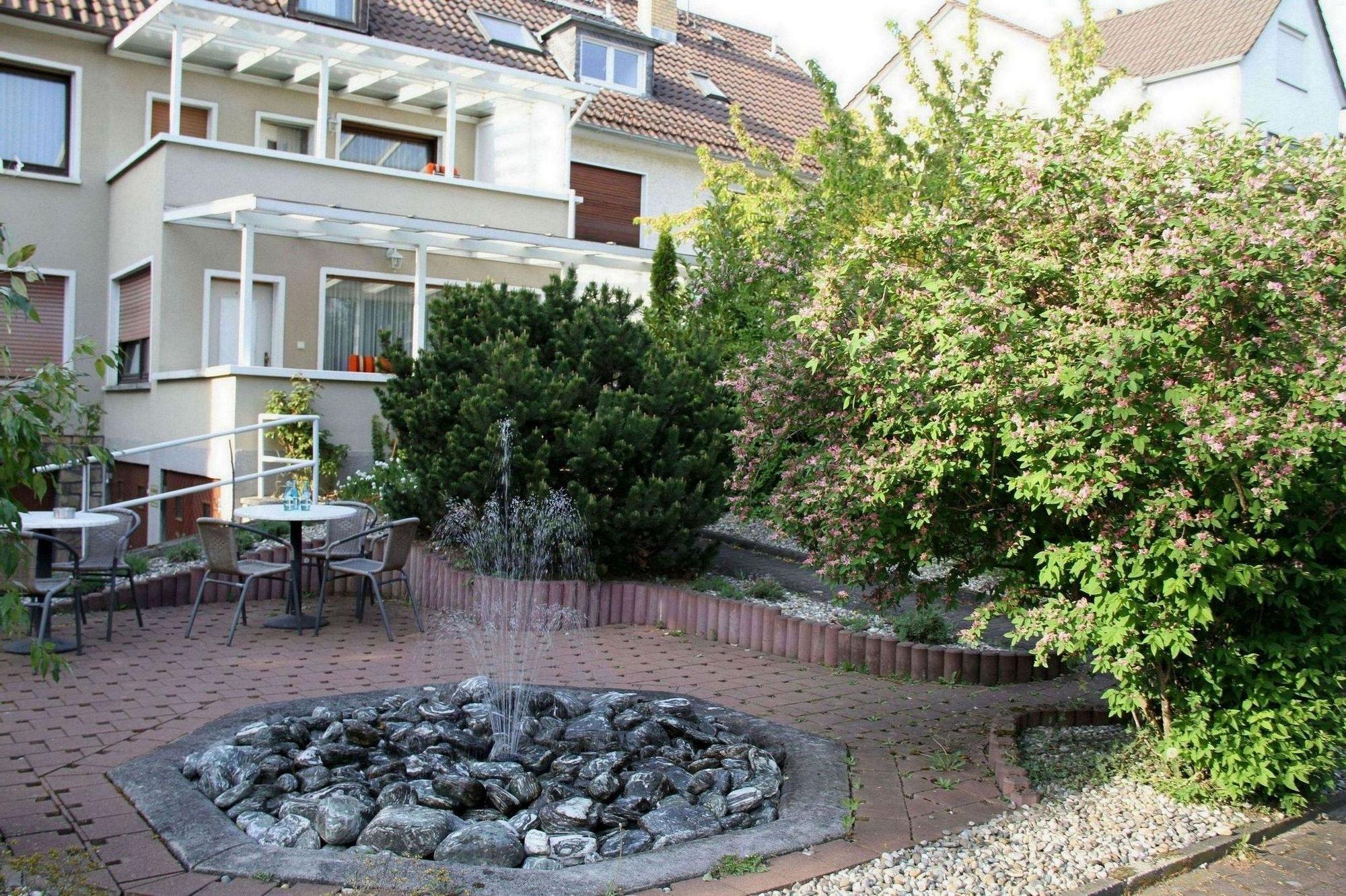 Hotel Niederrad - Self Check In Frankfurt am Main Exterior foto